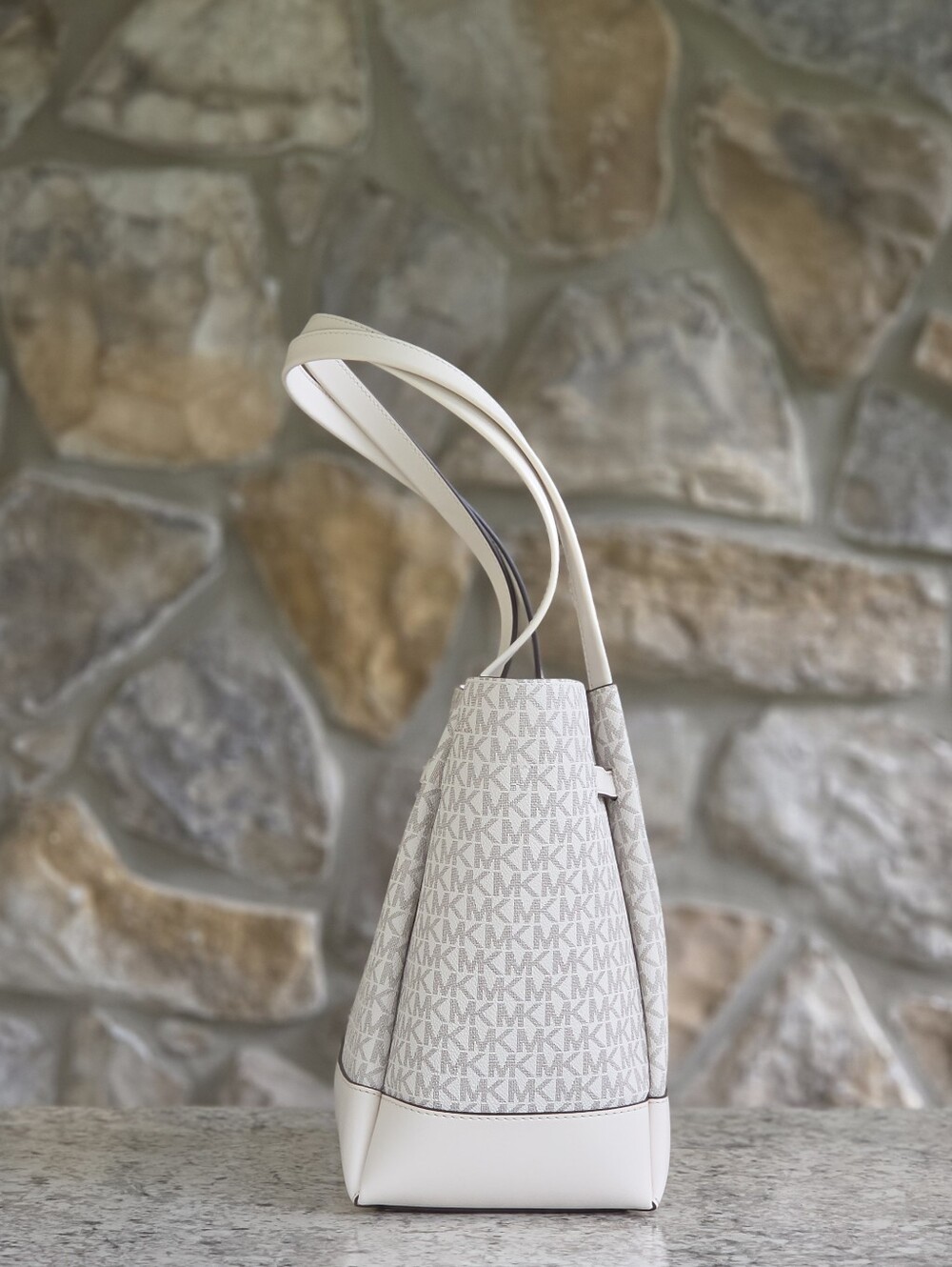 Michael Kors Reed Logo Large Belted Tote - Picture 2 of 9